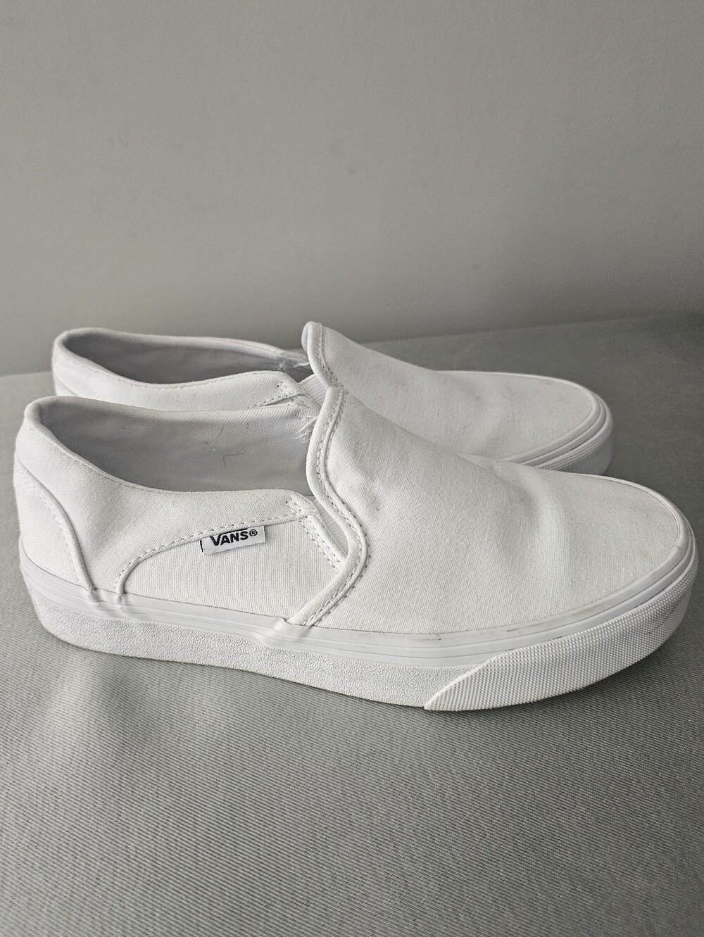 VANS Off The Wall Asher Womens White Slip On Sneakers, Shoes